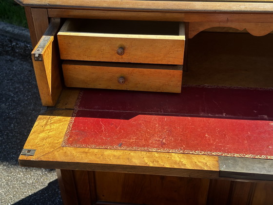 Image 1 of Antieke secretaire met klapdeur van notenhout - periode Lodewijk Philippe