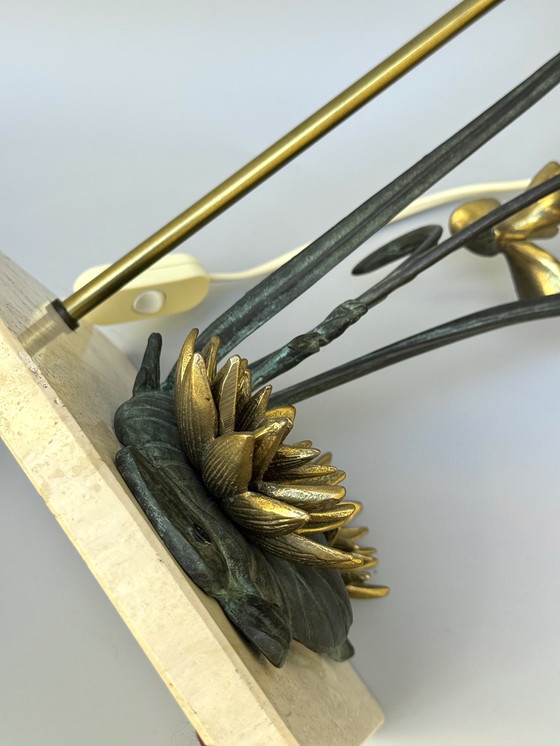 Image 1 of Lámpara de nenúfar de bronce de los años 70 sobre base de travertino - Inspirada en el Art Nouveau