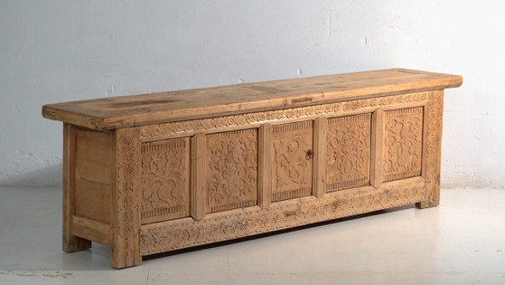 Antique carved low sideboard in fir wood – China, circa 1930 (photo 3 of 40)