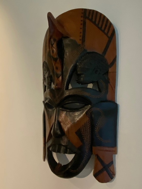 Image 1 of Grand masque décoratif du Kenya – en bois sculpté à la main, vers 1991