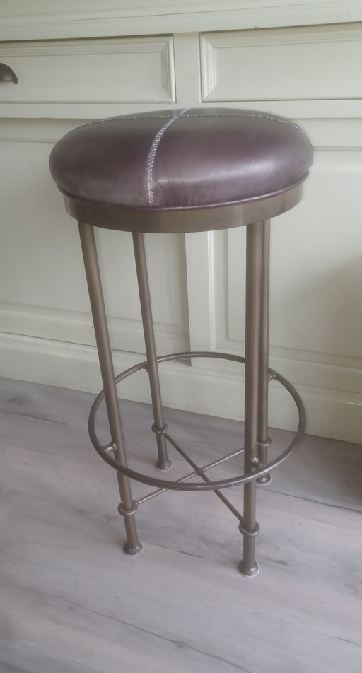 Stoere barkruk bruin lederen zitting voor mancave