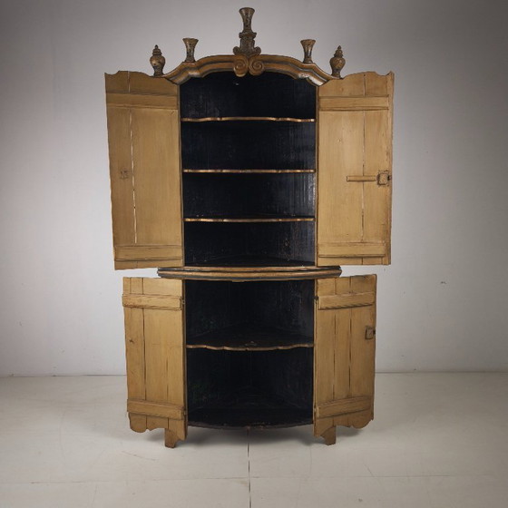 Image 1 of 18th-century Dutch Witwerk cabinet with original key and imitation Delft Blue decoration