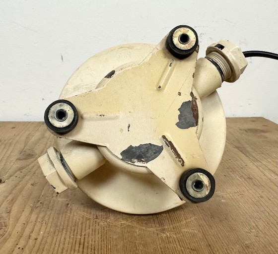 Image 1 of Applique murale ou plafonnier vintage beige en forme de navire soviétique, années 1960