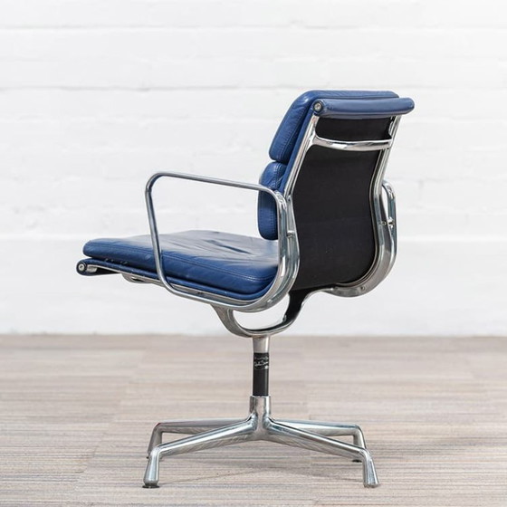 Image 1 of Vitra Ea208 Soft Pad Vergaderstoel