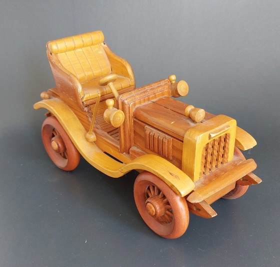 Image 1 of Voitures et camions en bois fabriqués et peints à la main