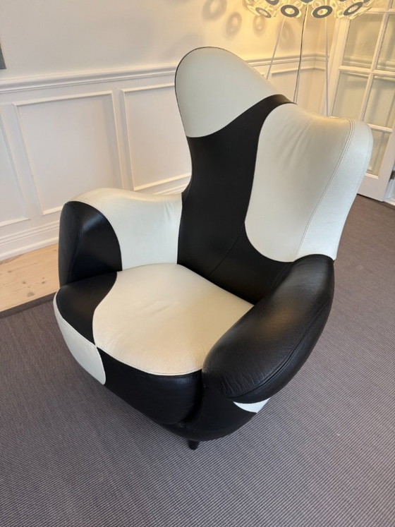 Image 1 of Fauteuil Alessandra original de Moroso par Javier Mariscal - Cuir noir et blanc