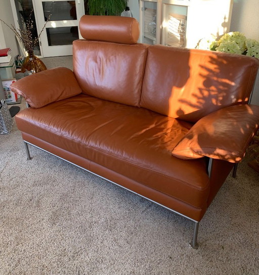 Canapé deux places Artanova en cuir cognac