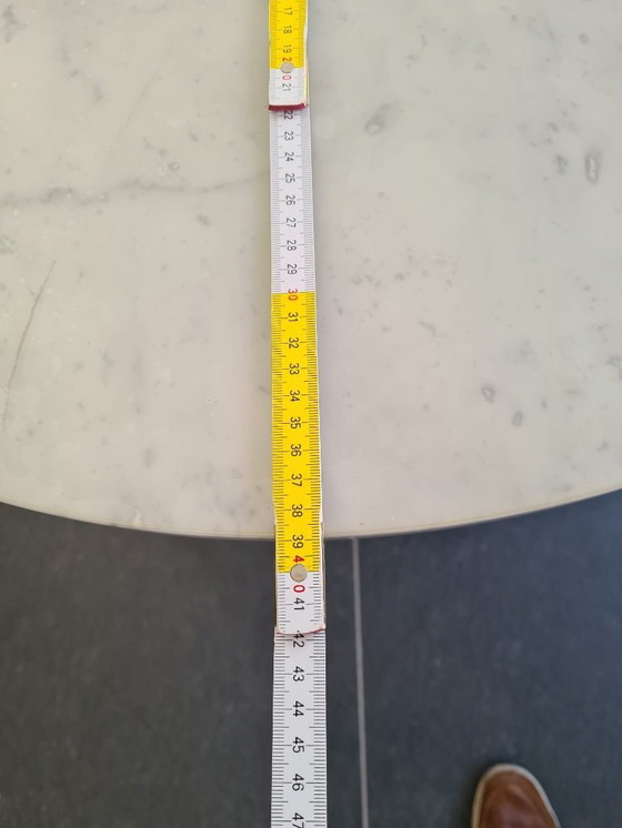 Image 1 of Mesa ovalada de mármol