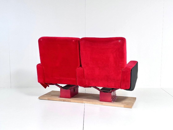 Vintage Bioscoopbank, Rode Fluweelbekleding met Klapstoelen, Loveseats, Hout, Rood (foto 8 van 15)