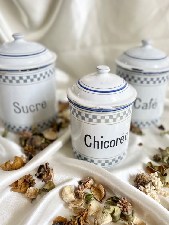 Image 1 of Ensemble di decorazione di cucina rétro: boîtes en émail vintage - café, chicorée, sucre - années 1930-1940