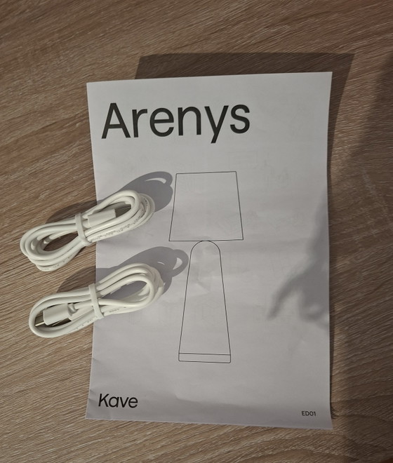 Lámpara de mesa grande Arenys de metal con acabado plateado brillante. – Kave, Lámparas de mesa (photo 7 of 7)