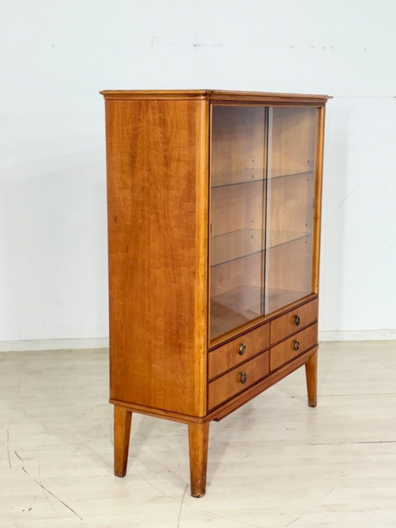 Image 1 of Vintage vitrinekast / dressoir / wandkast / servieskast uit de jaren 60 – in uitstekende staat.