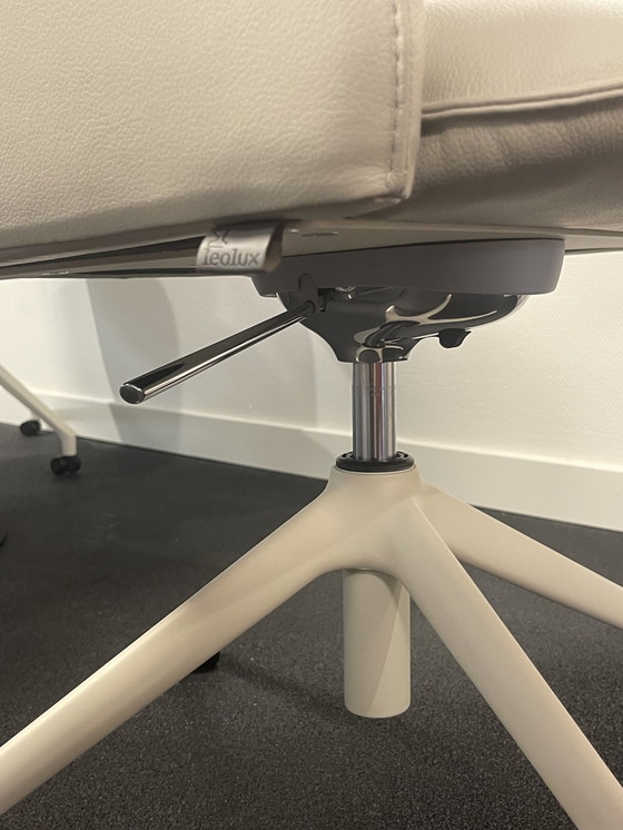 Image 1 of 4 Leolux Mara Twist chairs NEW