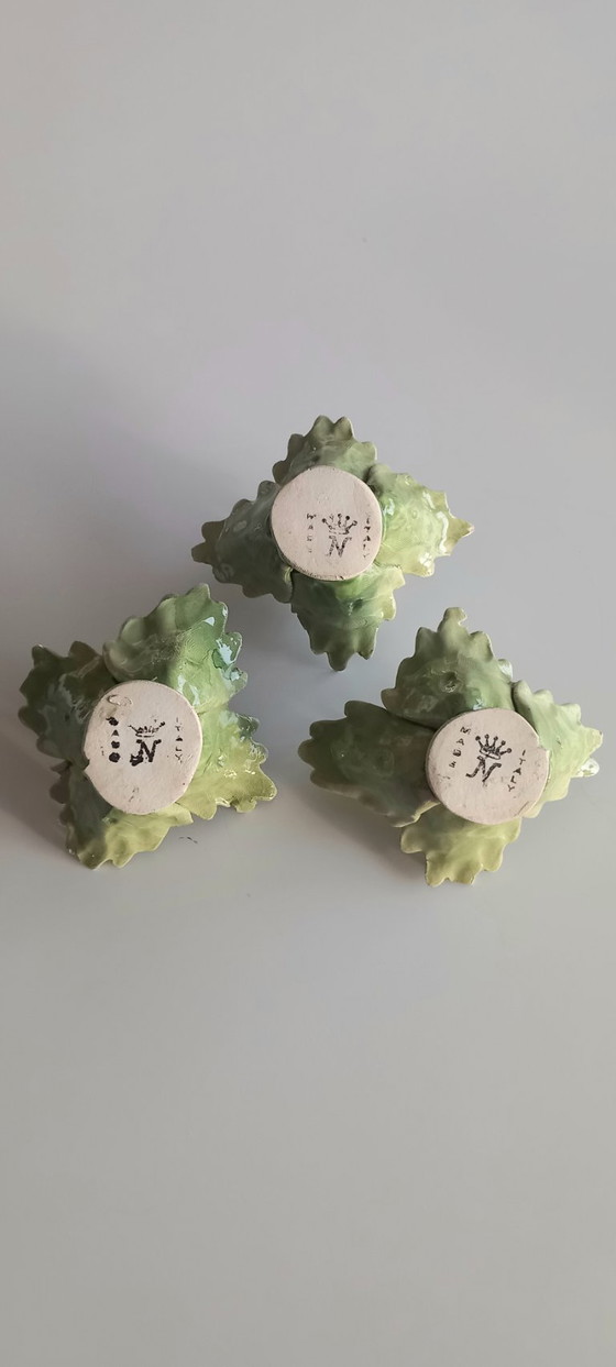 Image 1 of Italiaanse keramische bloemornamenten - set van 3 - Mid-century decor