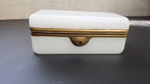 Scatola portagioie vintage in vetro opalino con bordo in ottone – decoratieve objecten, Other
