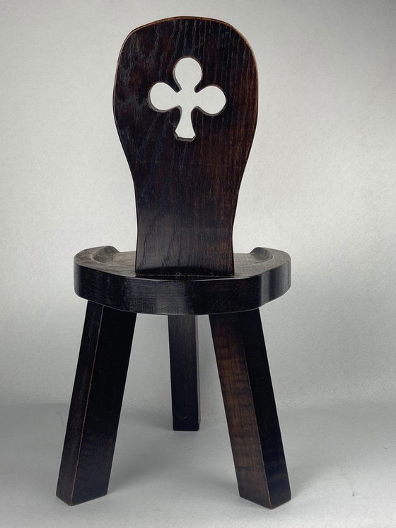 Image 1 of Tabouret tripode sculptural brutaliste en chêne, années 1960