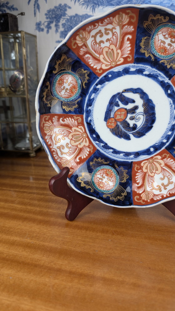 Image 1 of Signed Imari porcelain plate with late 19th century Japanese art nouveau decoration