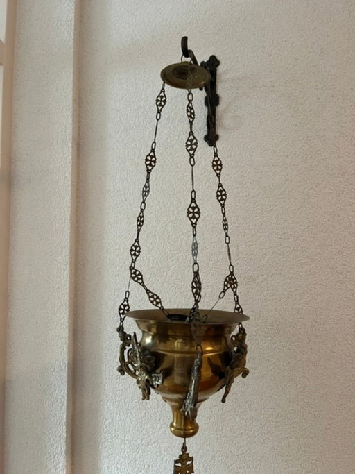 Antike Altarlampe mit Engeln und Ketten