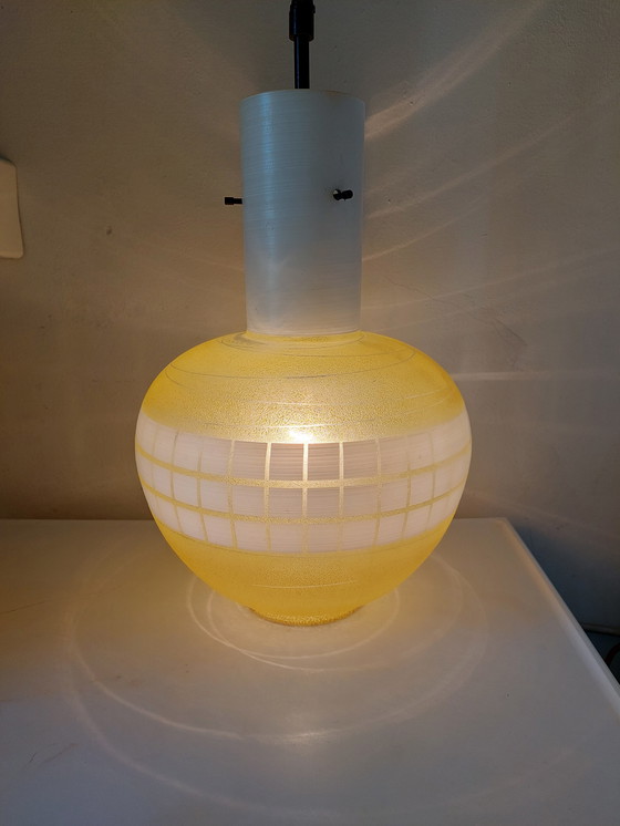 Image 1 of Suspension en verre jaune italien des années 1960