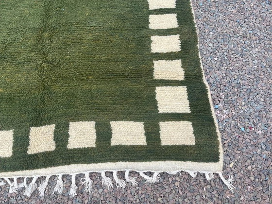 Image 1 of Alfombra bereber Atlas hecha a mano, artesanía tradicional, verde y blanco, 150 x 250 cm.