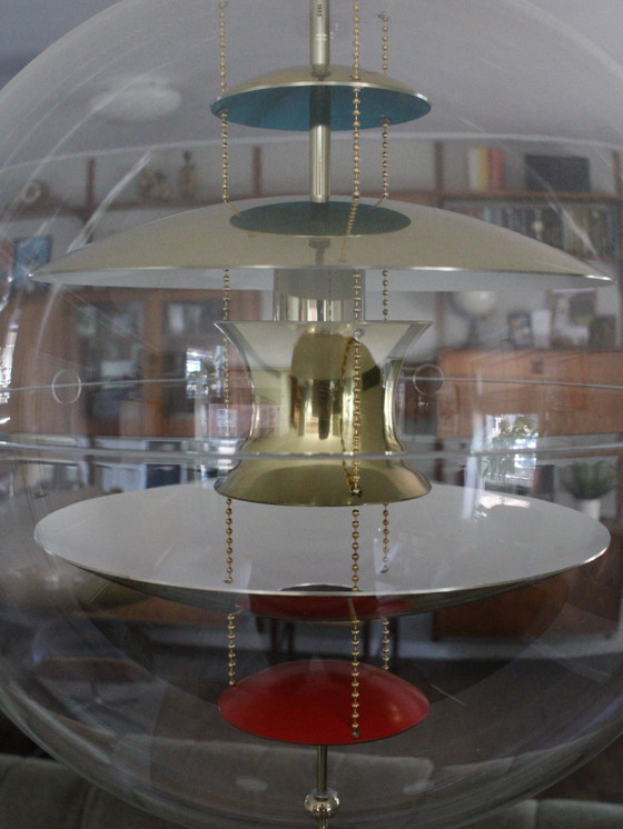 Verner Panton VP Globe Ø40 cm brass, new in original box – Pendant lamps, Plexiglass (photo 4 of 9)