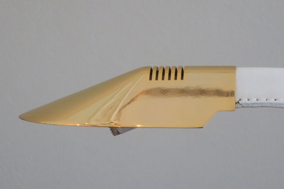 Image 1 of Lámpara de escritorio Tras Milano, con inscripciones en cuero cosido y latón chapado en oro, Italia, década de 1970.