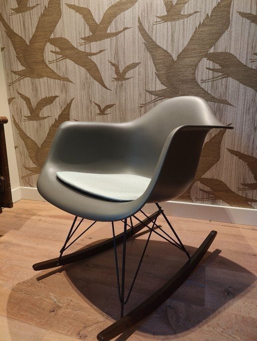 Eames Rar schommelstoel