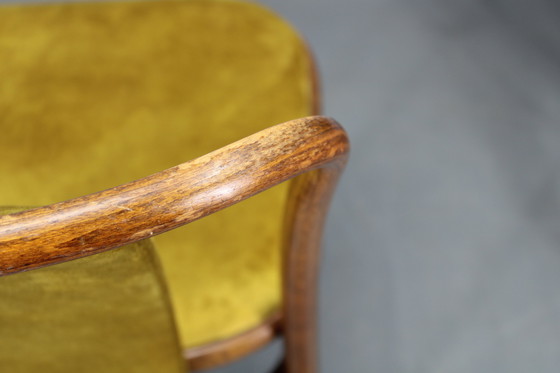 Image 1 of Juego de cuatro sillas de comedor de madera curvada de haya restauradas de la década de 1970, de TON, Checoslovaquia