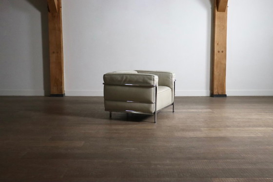 Image 1 of Poltrone Cassina Lc3 di Le Corbusier in pelle color crema, Italia anni '80