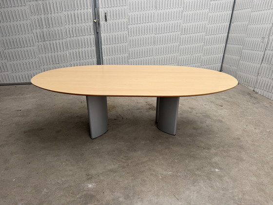 Image 1 of Table à conception multiple Arco