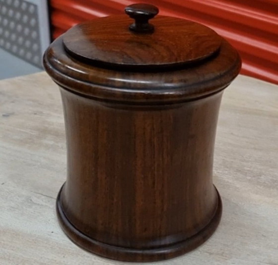 Vaso da tabacco o spargipolvere antico in legno — Circa 1780–1850 – Oggetti decorativi, Metal, Wood (photo 6 of 6)