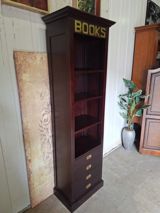 Bibliothèque classique BOOKS, commode, dimensions 66x41cm et 212cm de hauteur. – Wood, Brass (photo 6 of 6)