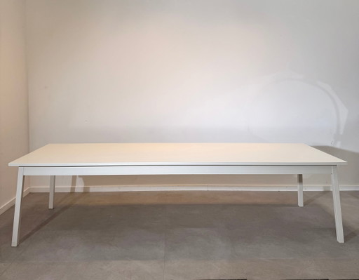 Moooi Shaker eettafel