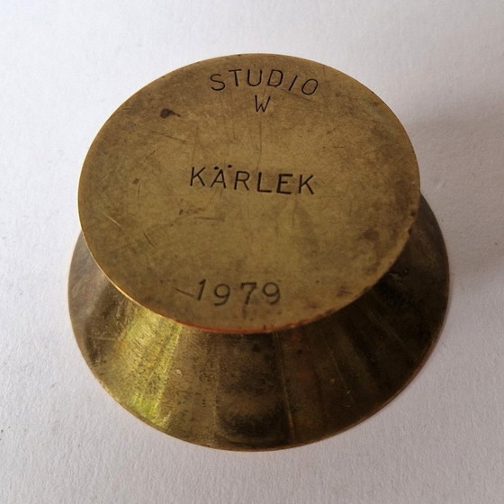 Studio W Sweden - Deux bougeoirs en bronze faits main - Marqués - Années 70 – Bougeoirs et chandeliers (photo 4 of 5)