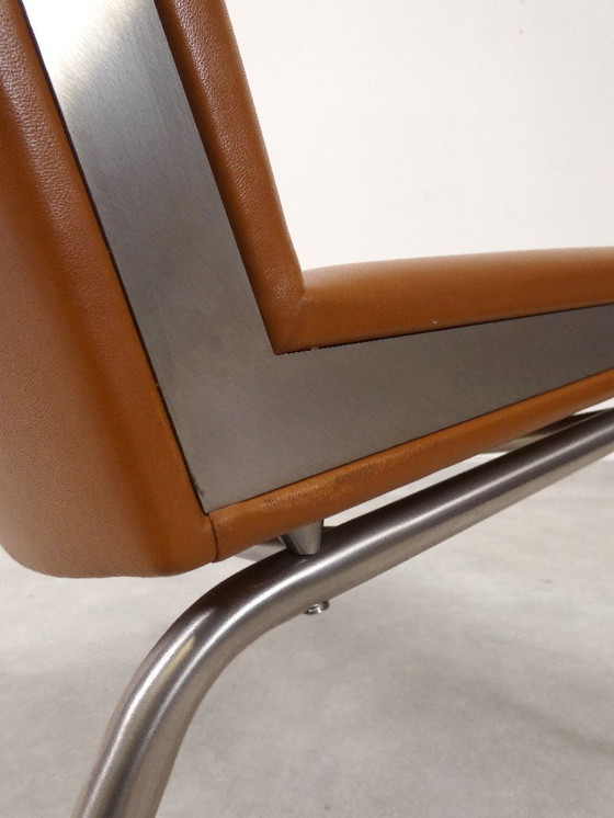 Image 1 of Poltrona da aeroporto CH401 di Hans J. Wegner