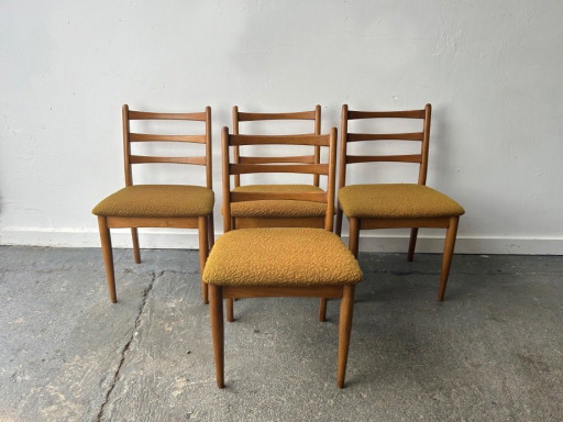 Juego de cuatro sillas de comedor vintage Schreiber con tapicería original de tela color mostaza, de los años 60-70.