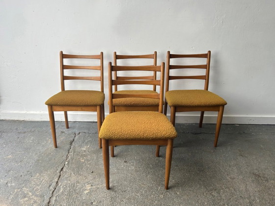Image 1 of Ensemble de quatre chaises de salle à manger vintage Schreiber, revêtement d'origine en tissu moutarde, années 1960-70