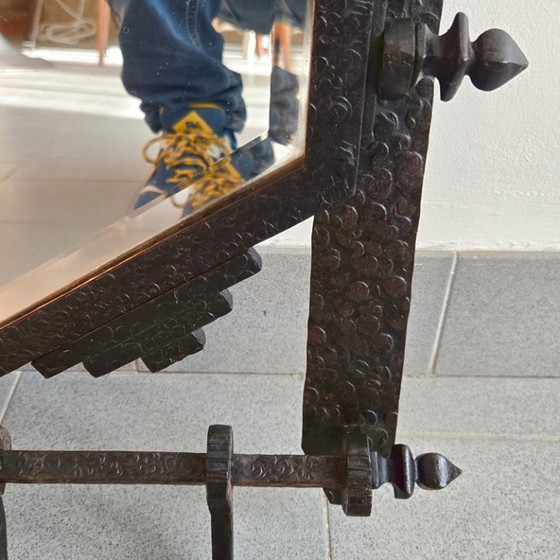 Image 1 of Perchero de pared con espejo, estilo art déco francés, años 20-30, metal martillado.