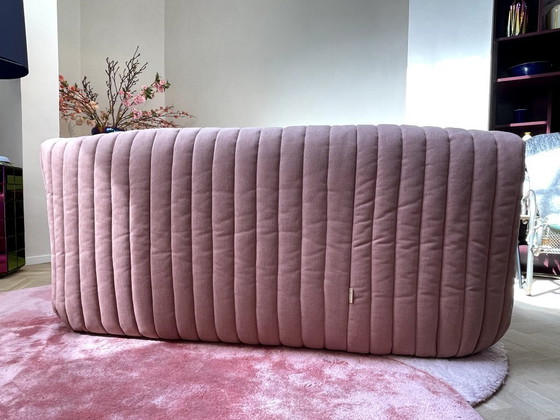 Image 1 of Divano rosa