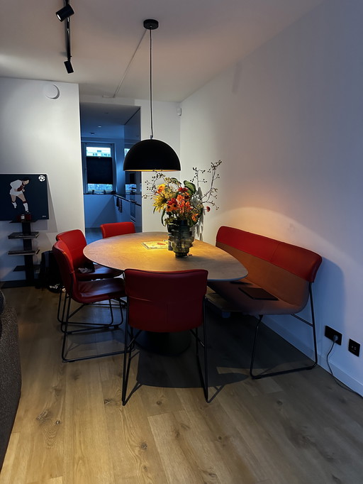 Leolux Didore Eetkamerbank, 70 Rasse x 58 Diep. 1670,00 1670,00 Bekleding Kuip: Steelcut Trio 645, Ton in Ton. Bekleding 