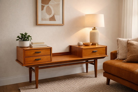 Image 1 of Vintage sideboard/cabinet