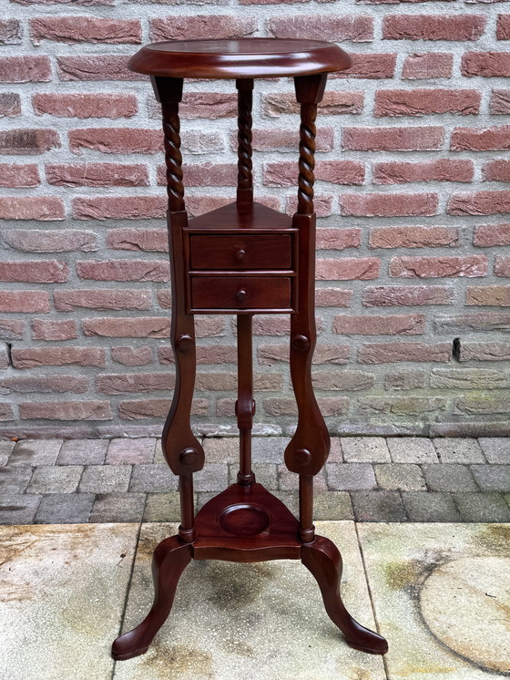 Image 1 of Table d'appoint en teck fin – une sculpture fonctionnelle