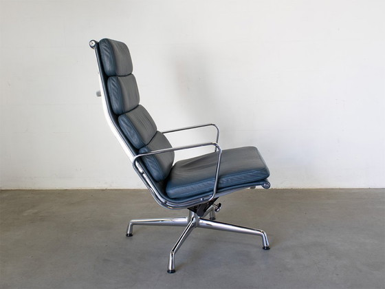 Vitra EA 222 Softpad Poltrona Pelle, Charles Eames. – Poltrone, Leather (photo 2 of 11)