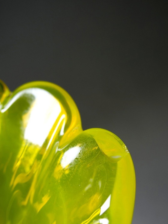 Image 1 of Grand Vase Bourgeon Verre De Murano Jaune Vintage Années 60