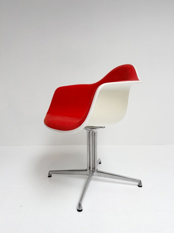 DAL Armchair by Charles & Ray Eames for Vitra (per Piece), 2010s – Side chairs, Textile, Vintage (photo 7 of 16)