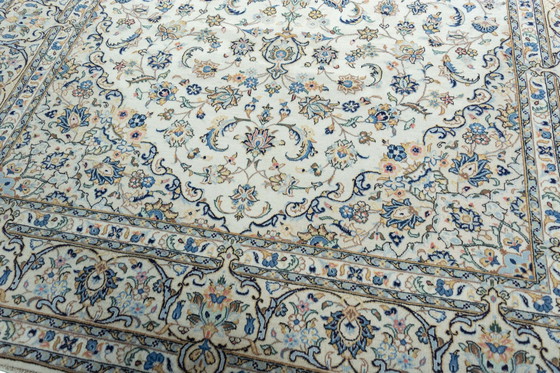 Image 1 of Tappeto orientale in sughero Kashan annodato a mano – 354 x 241 cm – Fine ed elegante – Pelo in lana di sughero