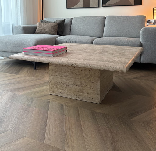 Mesa de centro cuadrada de travertino de los años 70, Francia