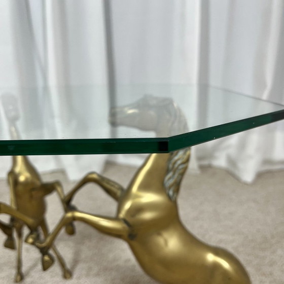 Couchtisch im Hollywood-Regency-Stil, 6 patinierte Messingpferde und Glasplatte, 1970 – Couchtische, Brass (photo 21 of 23)