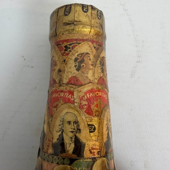 Arte collage, una fiaschetta ricoperta di fascette di sigaro – Bicchieri e caraffe, Carta (photo 10 of 15)