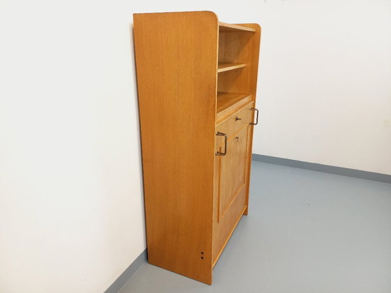 Image 1 of Vintage eikenhouten boekenkast uit de jaren 60 met bijzettafel